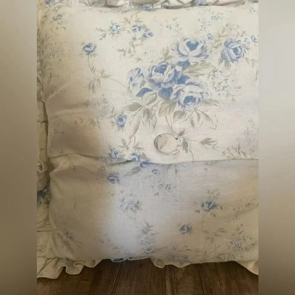 SIMPLY SHABBY CHIC FRENCH FARMHOUSE BLUE RUCHED FLOWER PILLOW HTF RARE - Picture 3 of 16